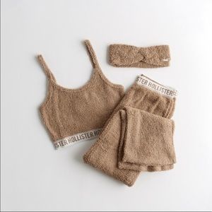 Hollister brown Sherpa fuzzy sleep set